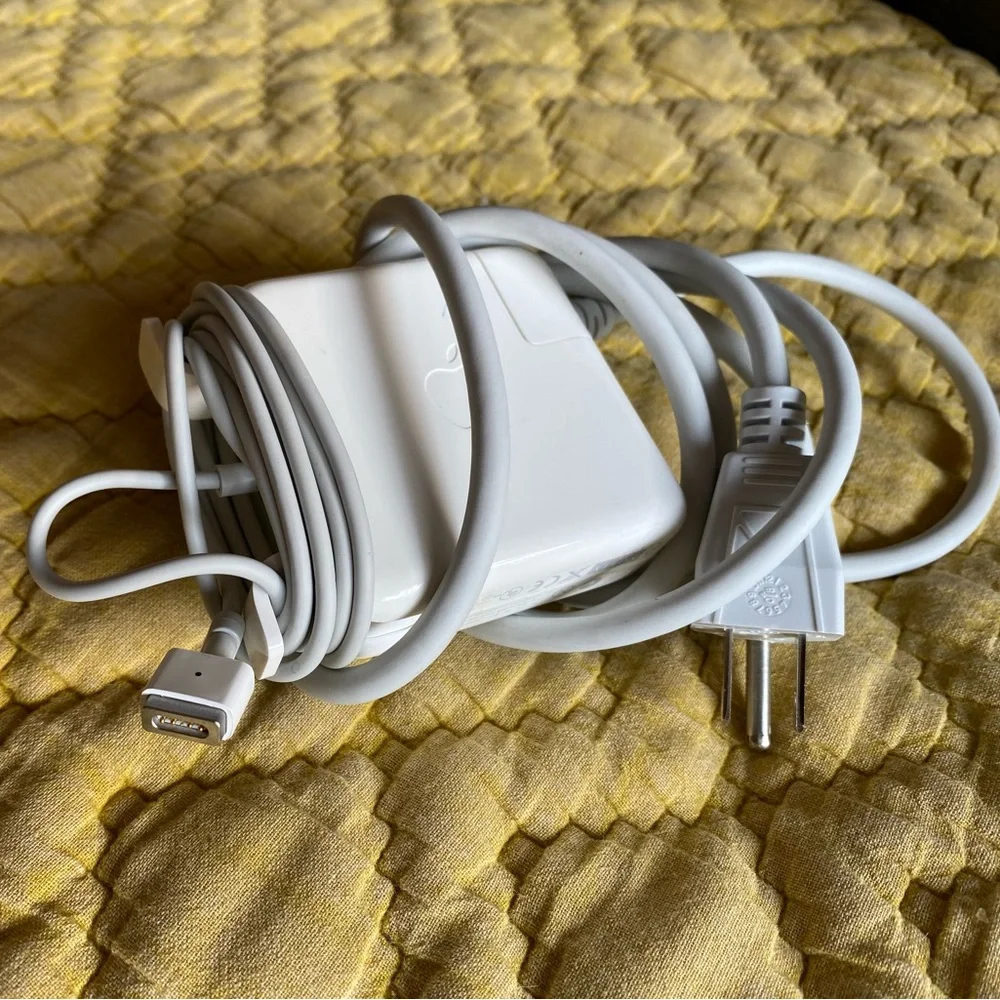 Apple Laptop Charger